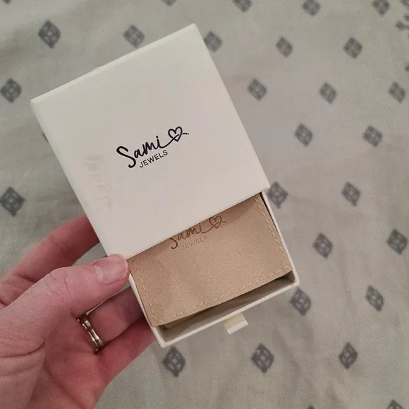 NIB Sami Jewels Black And Clear Cz Sterling Silver Maddy Ring 14kt Gold Size 5 - Picture 3 of 7